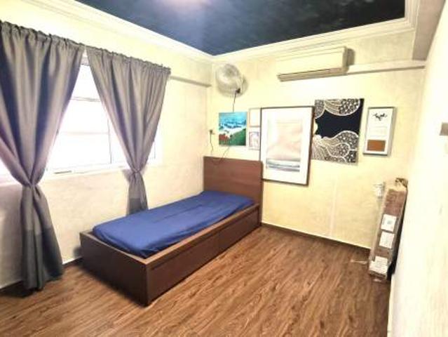 Room for rent in Yishun, 27 Far North, Yishun