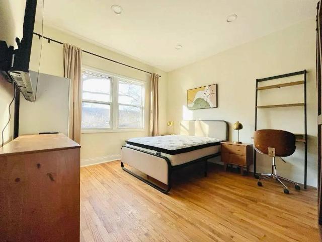 Room for rent in Arverne, New York
