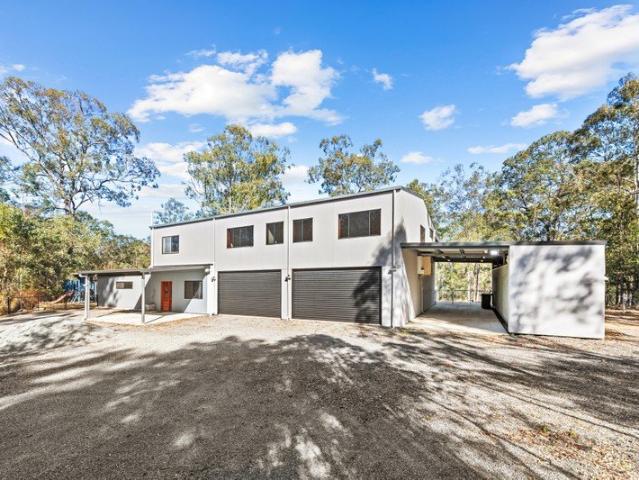 Cottage for sale in Greenbank, Greater Brisbane