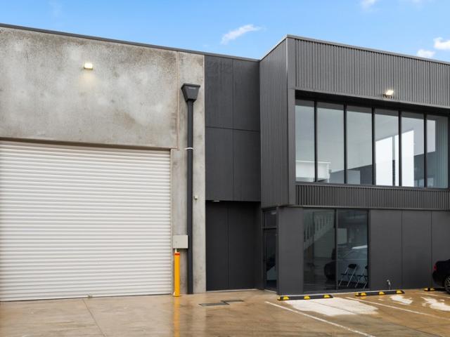 Warehouse for sale in Edinburgh North, Adelaide
