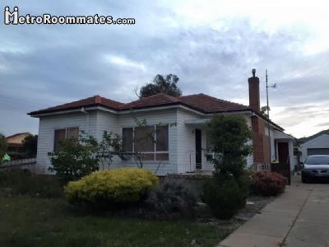 Room for rent in Brisbane Grove, New South Wales