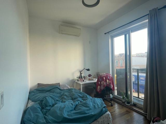 Room for rent in Arverne, New York