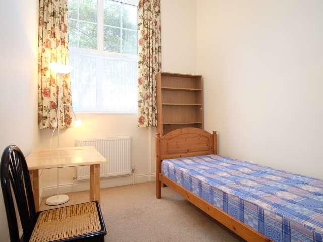 Room for rent in Dollis Hill, Greater London