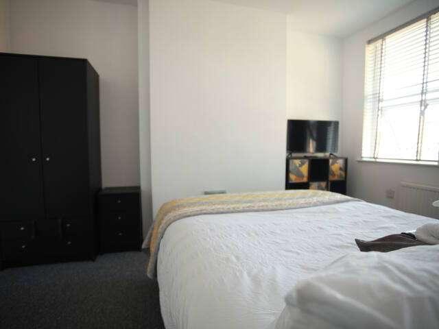 Room for rent in Haddon, East Midlands