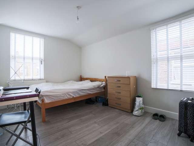 Room for rent in Tottenham Hale, Isle Of Man