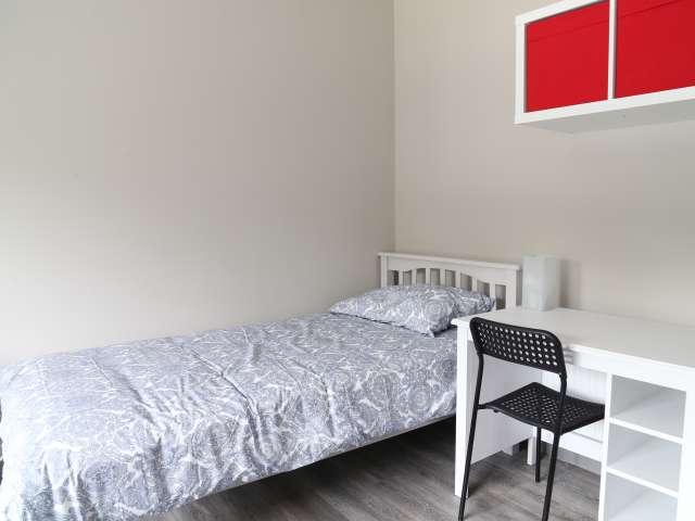 Room to rent in Dublin 9, Bluebell