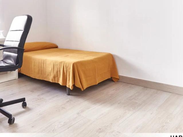 Habitación en alquiler en Los Remedios, Sevilla
