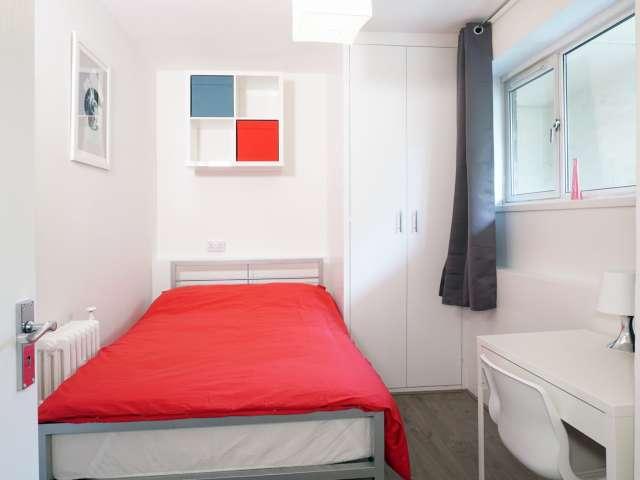 Room for rent in Stepney, Greater London