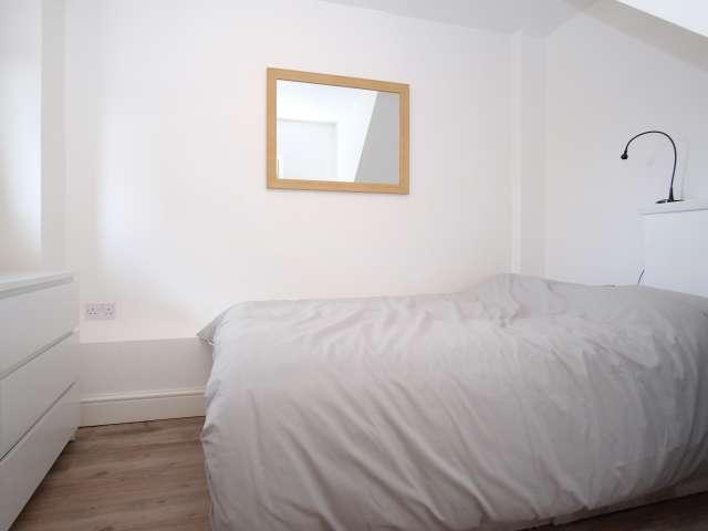 Room for rent in Ratcliffe, Greater London
