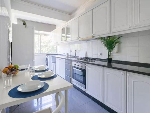Quarto alugar em Avenidas Novas, Lisboa