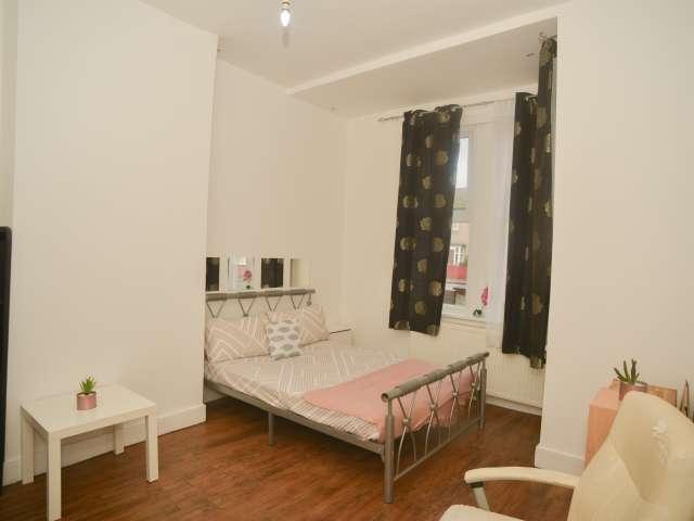 Room for rent in Canning Town, Greater London