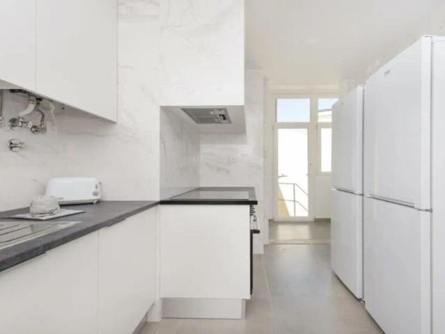 Quarto alugar em Avenidas Novas, Lisboa