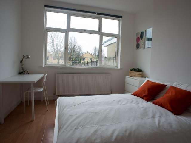 Room for rent in Upper Tooting, Greater London