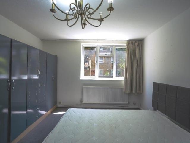 Apartment for rent in Plashet, Greater London