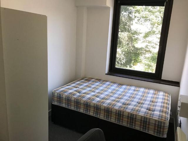 Apartment for rent in The Polygon, City Of Southampton