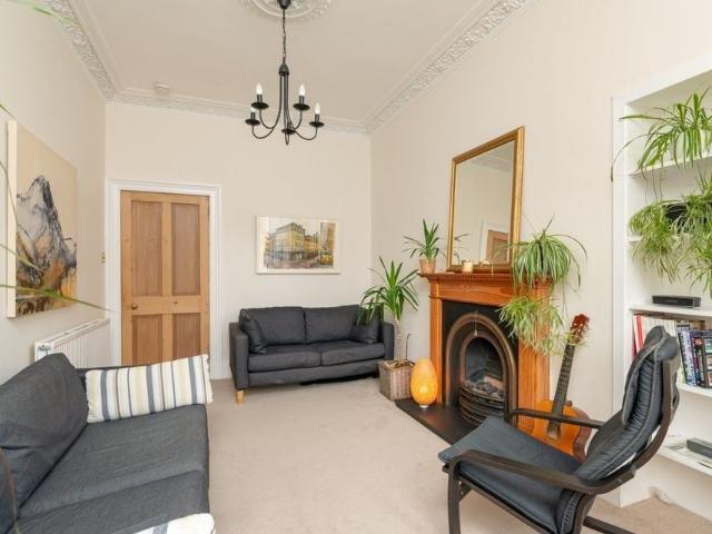 Apartment for rent in Hillside, City of Edinburgh