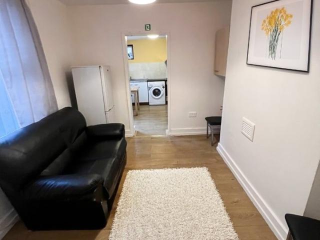 Room for rent in Kensal Town, Greater London