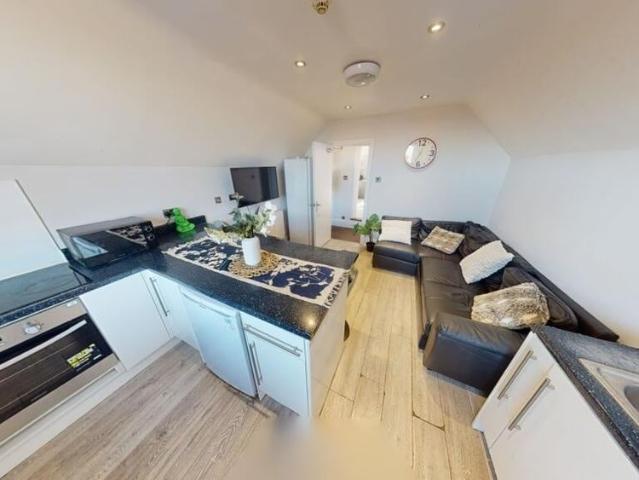 Apartment for rent in Lenton Abbey, Haddon