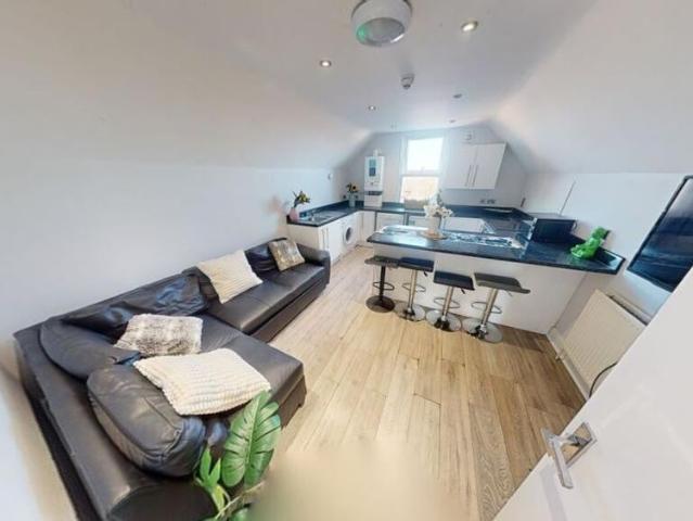 Apartment for rent in Lenton Abbey, Haddon