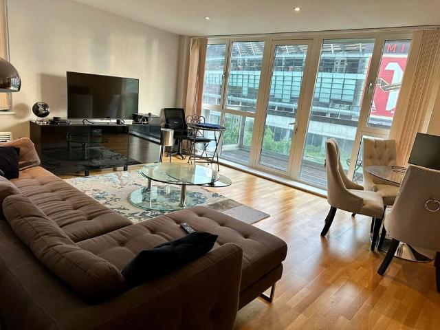 Apartment for rent in Taverner Square, Greater London