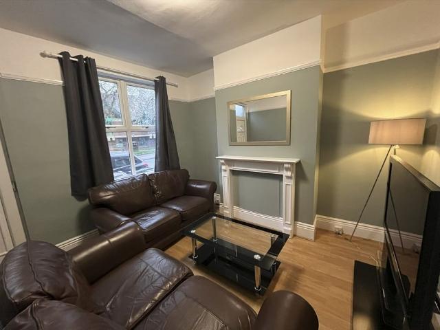 Room for rent in City Centre, Isle Of Man
