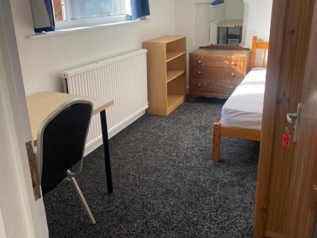 Room for rent in Saint George's, Isle Of Man