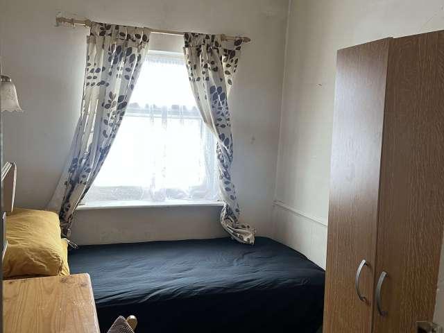 Room for rent in Beckton, Greater London