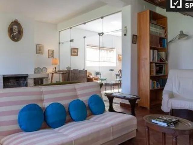 Quarto alugar em Casal dos Ossos, Oeiras