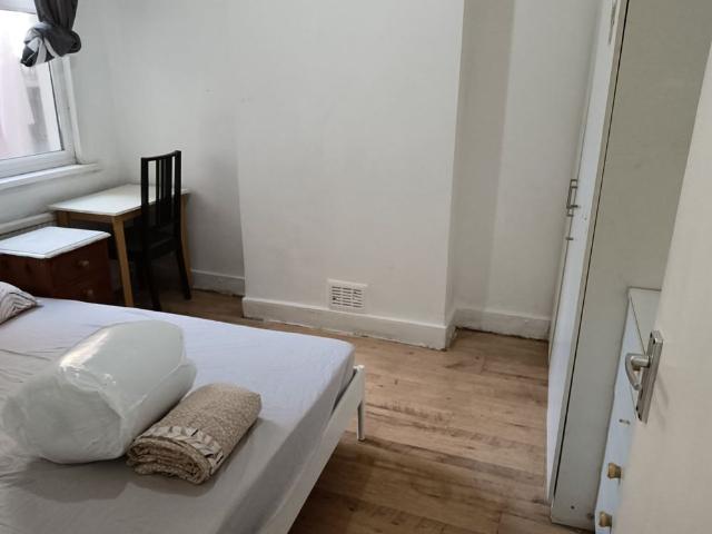 Apartment for rent in Plaistow, Greater London