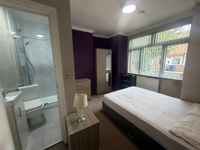 Apartment for rent in Greenhill, Greater London