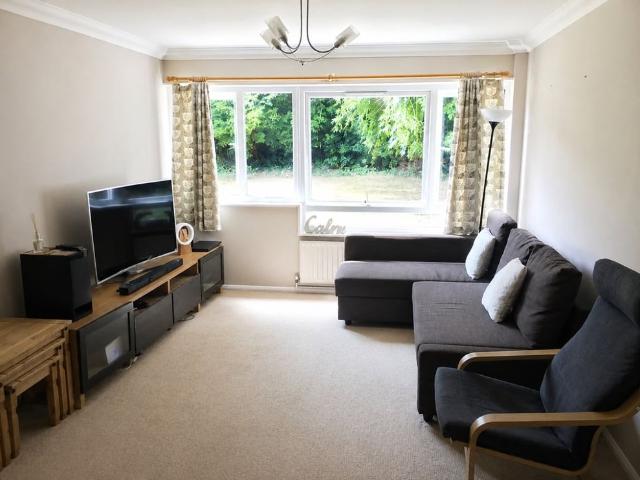 Apartment for rent in London Borough of Croydon, Waddon