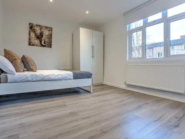 Apartment for rent in Kennington Cross, Greater London