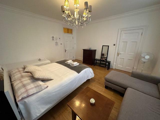 Room for rent in London, Chalk Farm