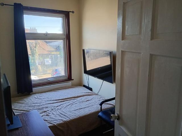 Room for rent in Gants Hill, Greater London