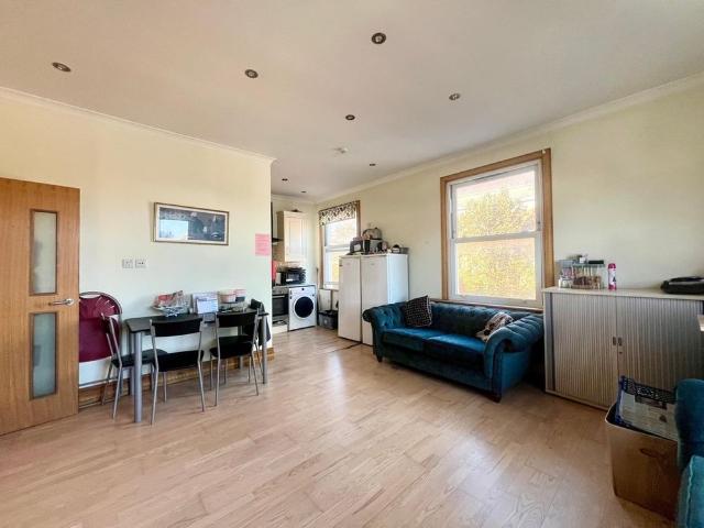 Room for rent in London Borough of Croydon, Greater London