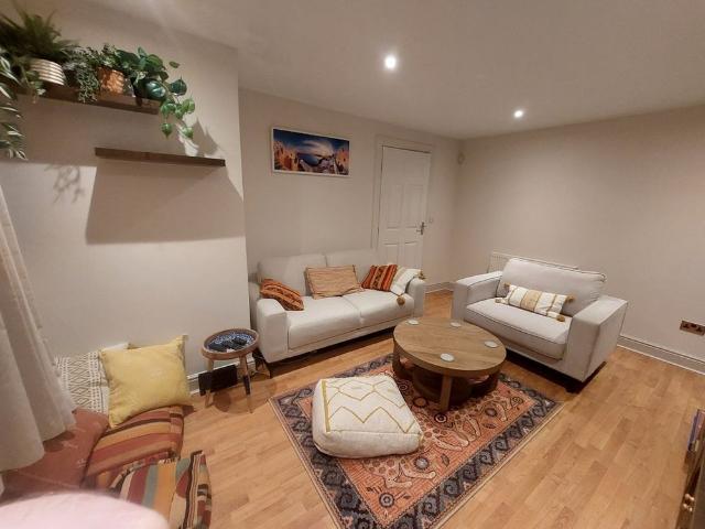 Apartment for rent in Stenhouse, Scotland