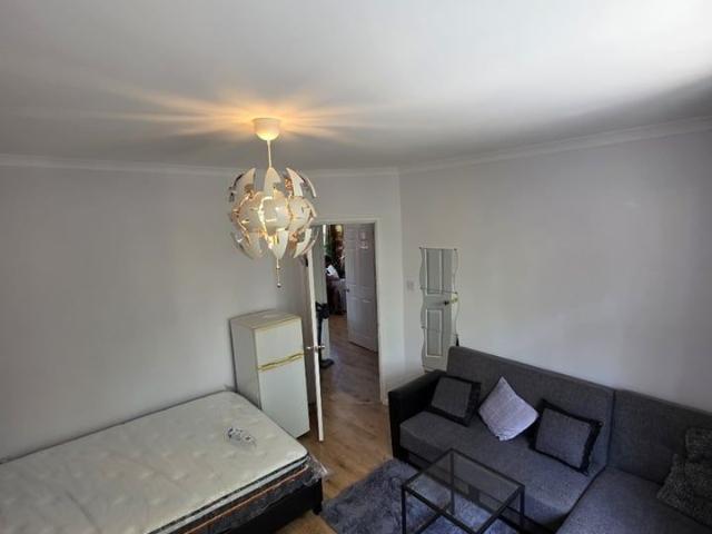 Apartment for rent in London Borough of Croydon, Thornton Heath