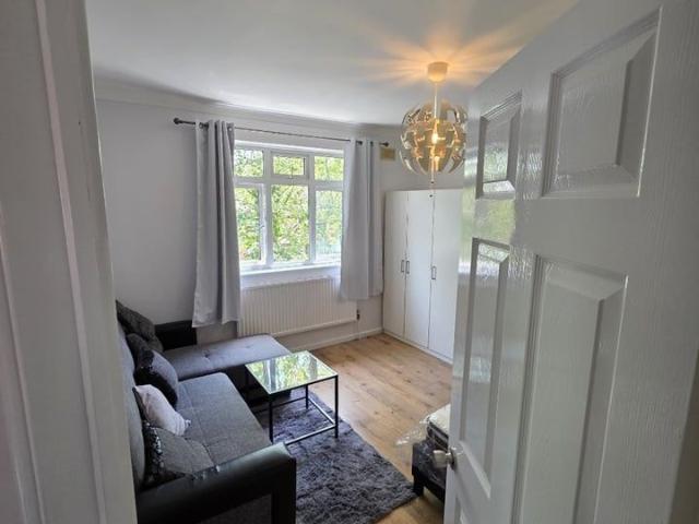 Apartment for rent in London Borough of Croydon, Thornton Heath