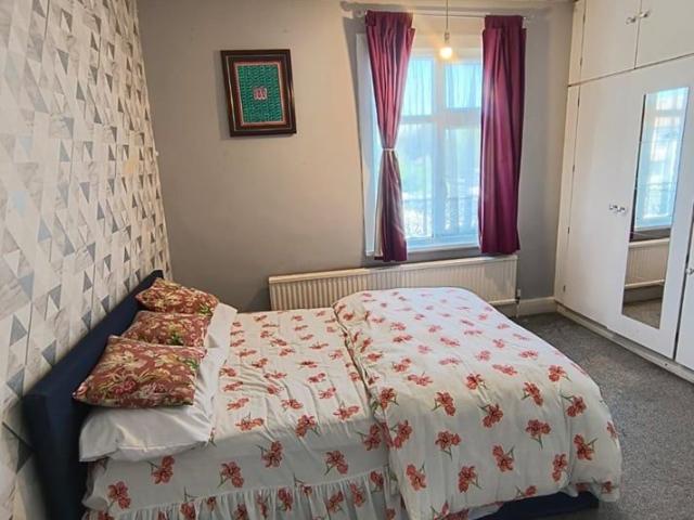 Room for rent in Gants Hill, Greater London