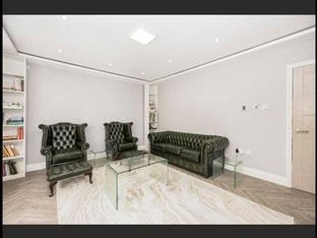 Room for rent in Poplar Grove, Greater London