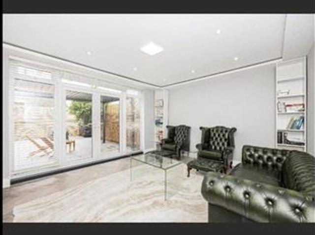 Room for rent in Poplar Grove, Greater London