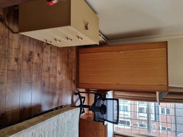 Room for rent in Lenton Abbey, Haddon