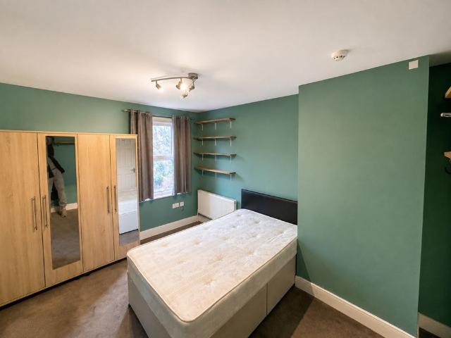 Room for rent in Newtown, Reading