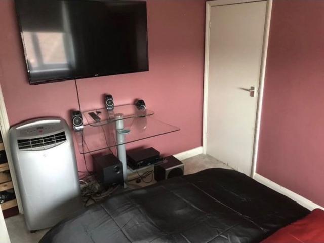 Room for rent in London Borough of Croydon, Cat Hill