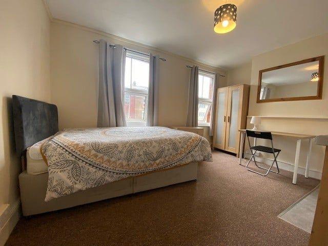 Room for rent in Newtown, Reading