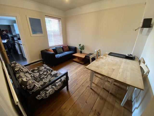 Room for rent in Earley