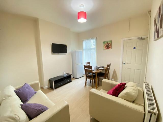 Room for rent in Park Central, Birmingham