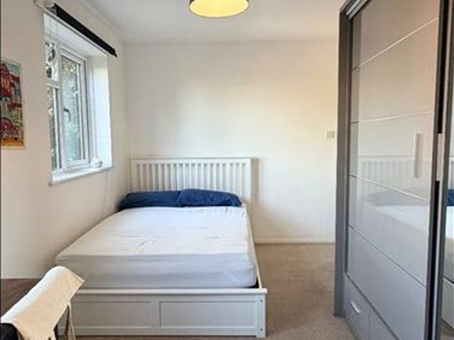 Apartment for rent in Mercator Estate, Greater London