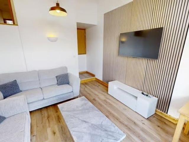 Room for rent in City Centre, Feckenham