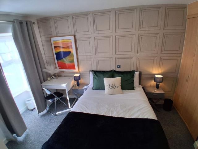 Room for rent in Park Central, Birmingham